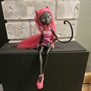 2011 Monster High CATTY NOIR Doll
